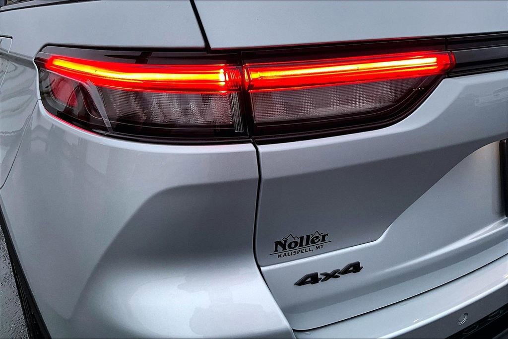 Used 2025 Jeep Grand Cherokee Limited w/ Black Appearance Package image 30