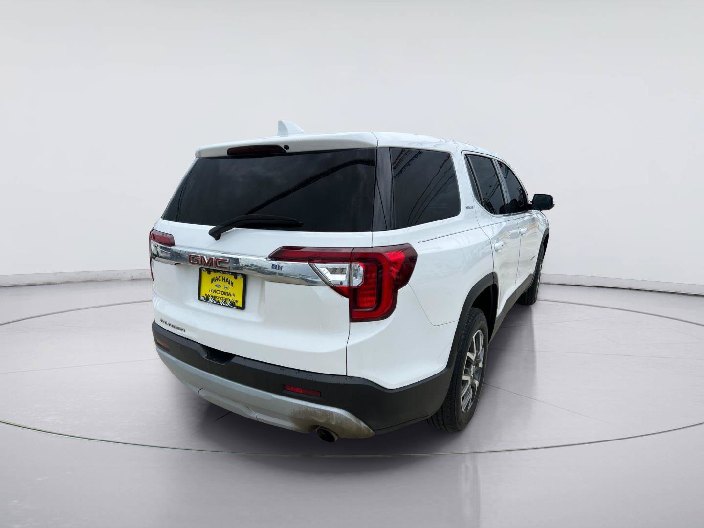 Used 2021 GMC Acadia SLE w/ LPO, Floor Liner Package FWD image 3