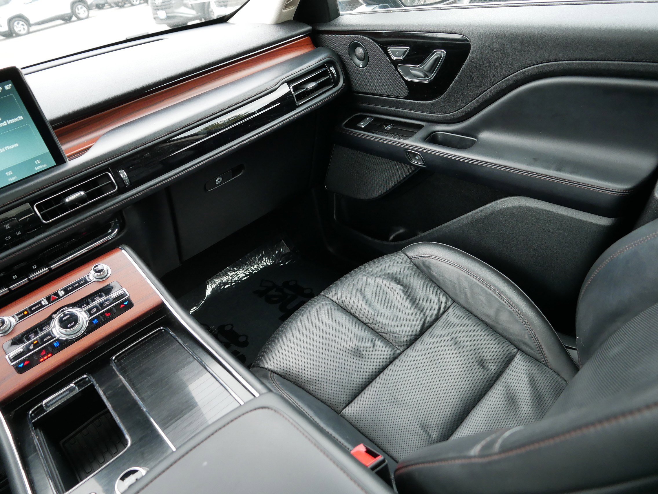 Used 2022 Lincoln Aviator Reserve w/ Elements Package Plus image 11