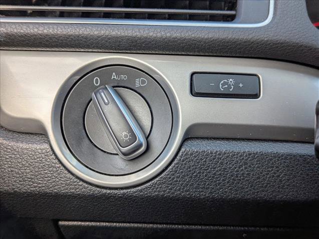 Used 2015 Volkswagen Passat 1.8T S image 12