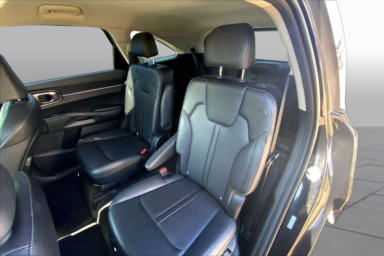 Used 2025 Kia Sorento EX FWD image 21