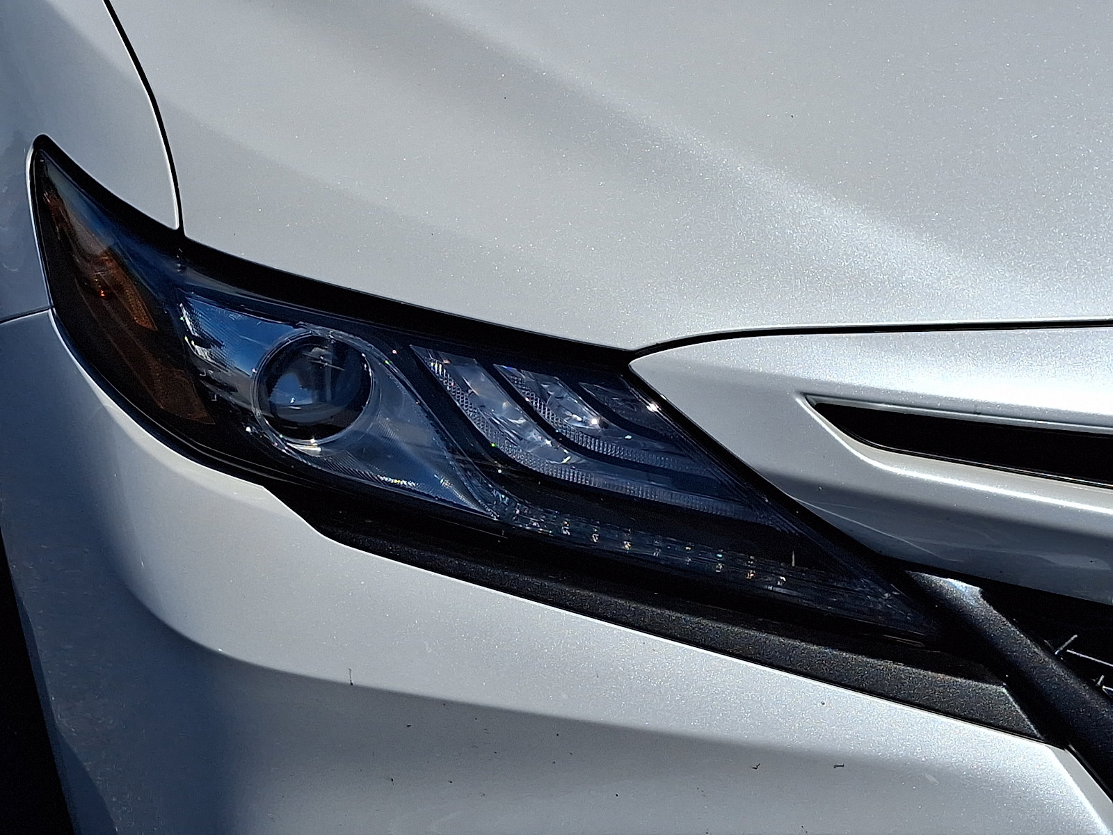 Used 2023 Toyota Camry XSE w/ Cold Weather Package FWD image 9