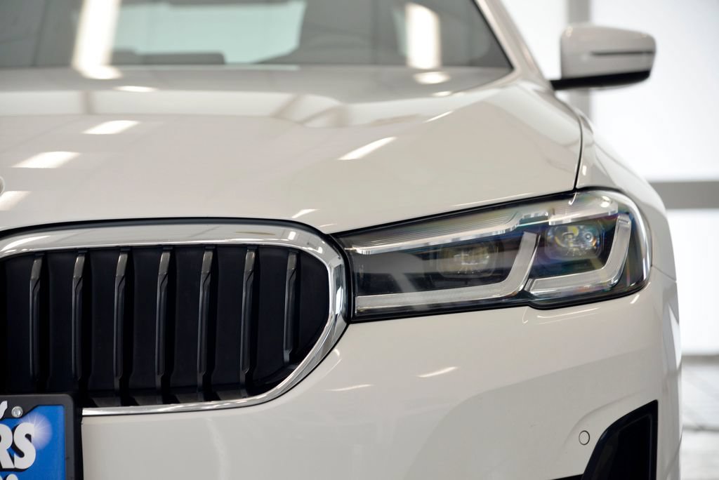 Used 2021 BMW 530e xDrive AWD/4WD image 11