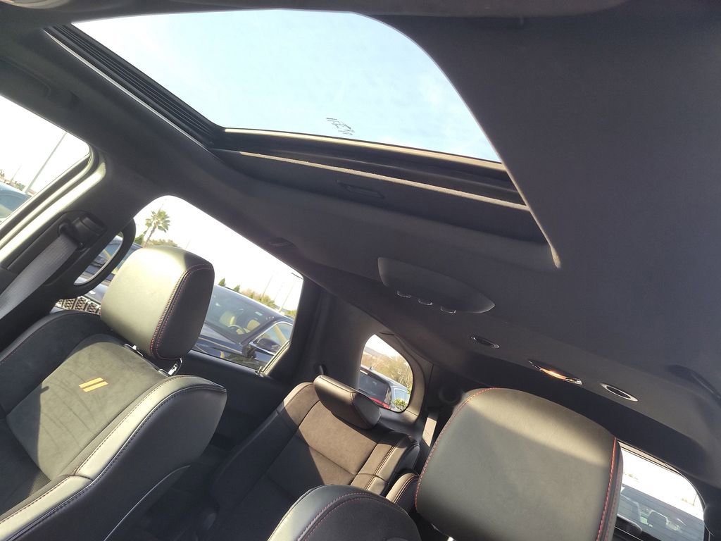 Used 2025 Dodge Durango GT image 21