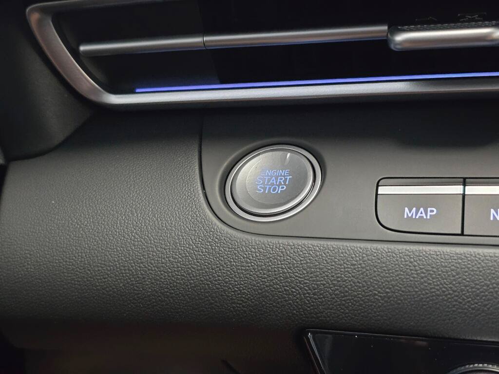 New 2026 Hyundai Elantra Limited FWD image 30