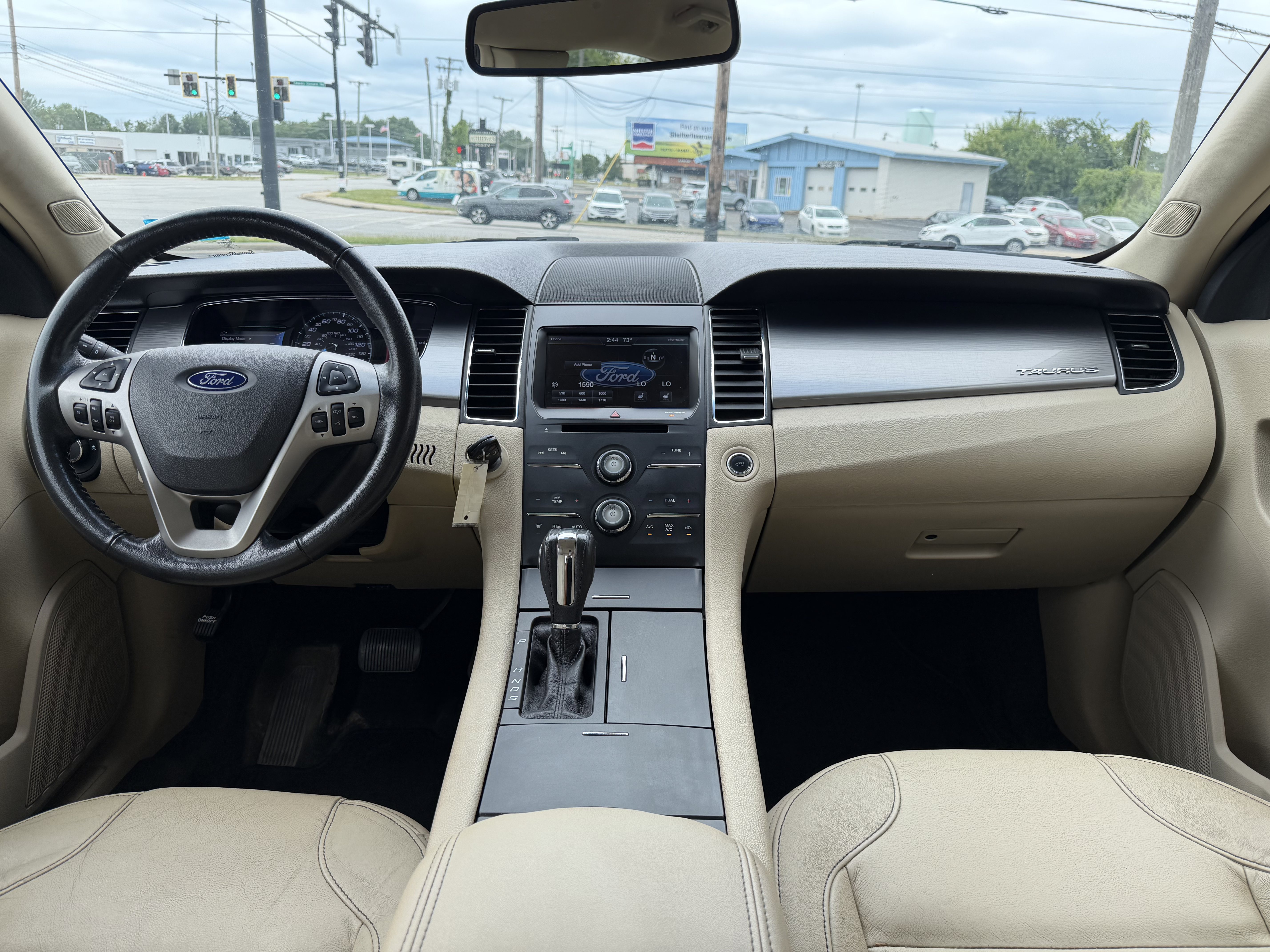 Used 2014 Ford Taurus SEL w/ Equipment Group 201A AWD/4WD image 17