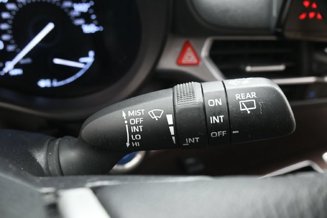 Used 2021 Toyota Sienna XLE FWD image 18
