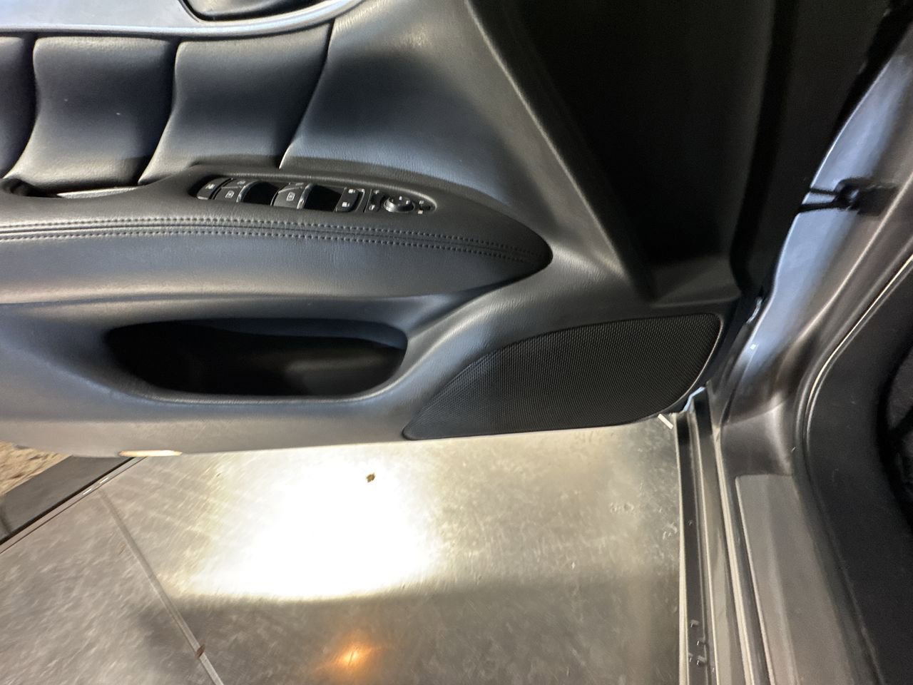 Used 2012 INFINITI M35 w/ Premium Pkg image 22