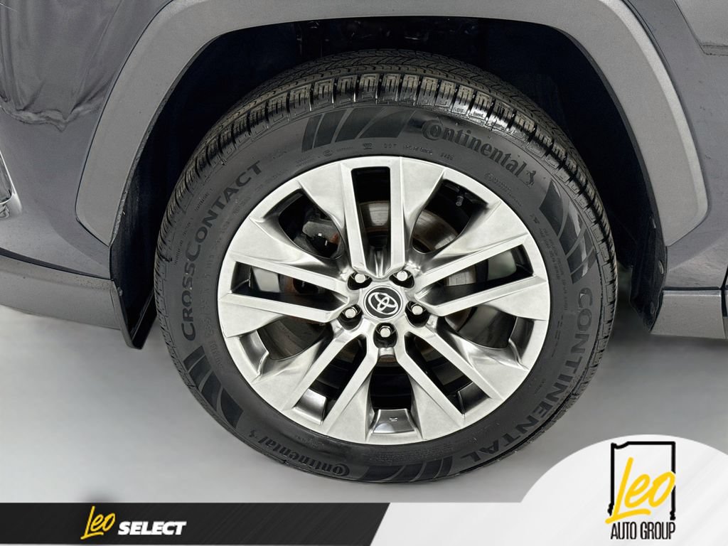 Used 2020 Toyota RAV4 XLE Premium AWD/4WD image 34