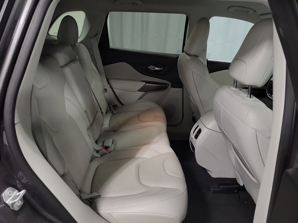 Used 2020 Jeep Cherokee Limited w/ Technology Group image 25