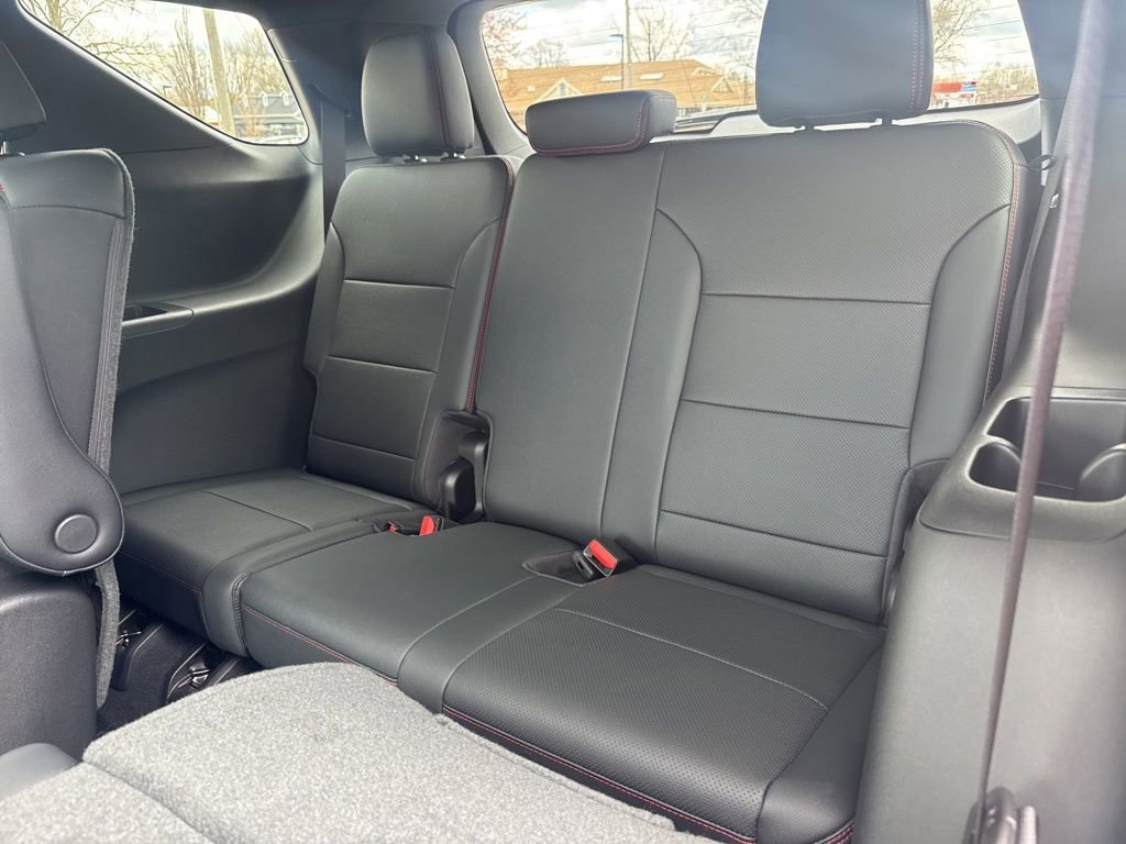 Used 2024 Chevrolet Traverse RS w/ LPO, Floor Liner Package AWD/4WD image 17
