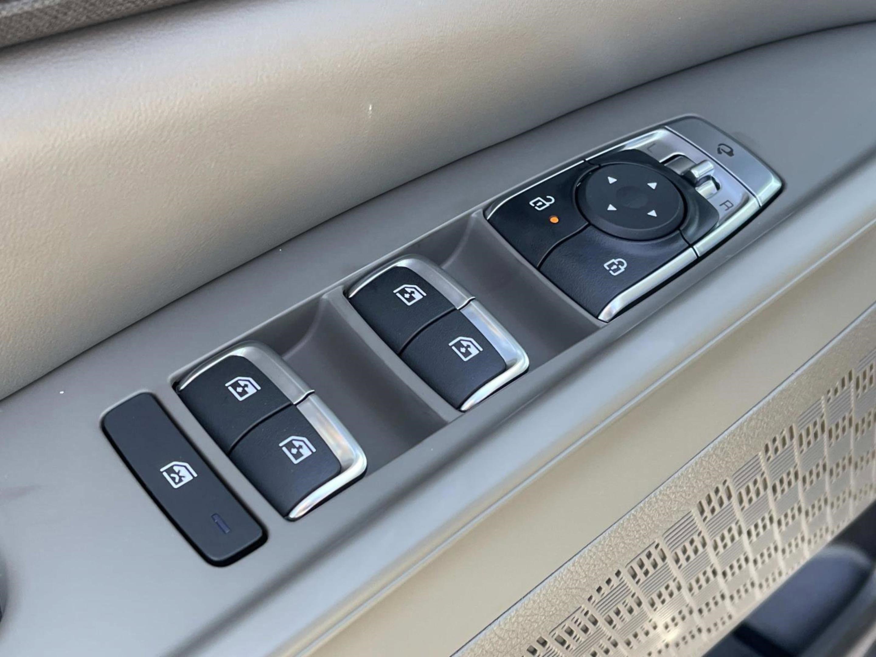 New 2026 Kia Carnival EX image 25