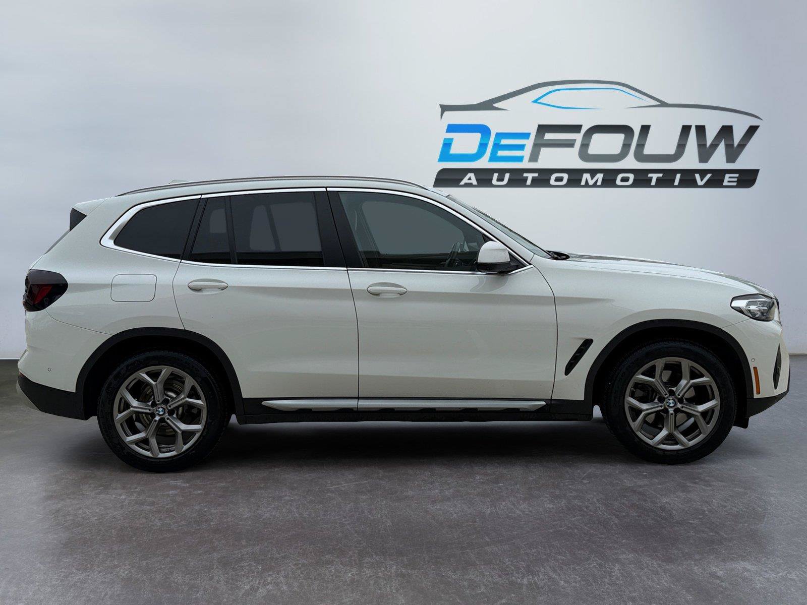 Used 2023 BMW X3 xDrive30i w/ Premium Package w/ZPA AWD/4WD image 2
