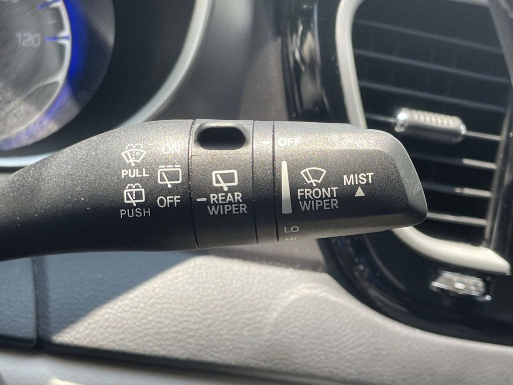Certified 2023 Chrysler Pacifica Touring-L FWD image 33