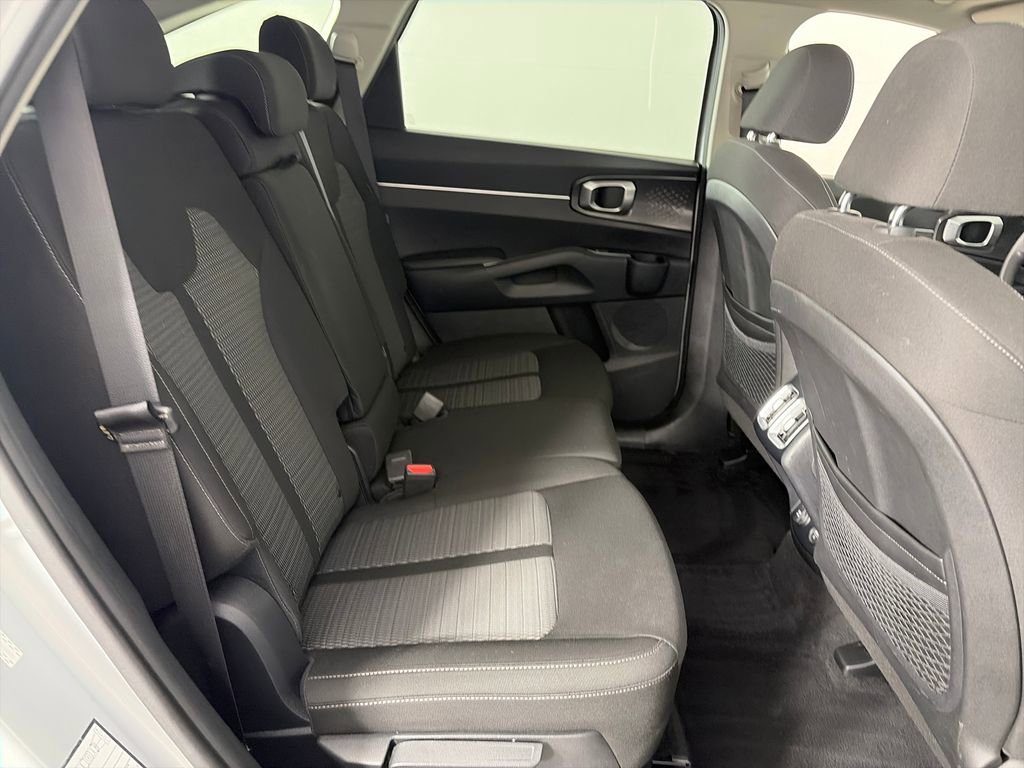 Used 2022 Kia Sorento LX AWD/4WD image 26