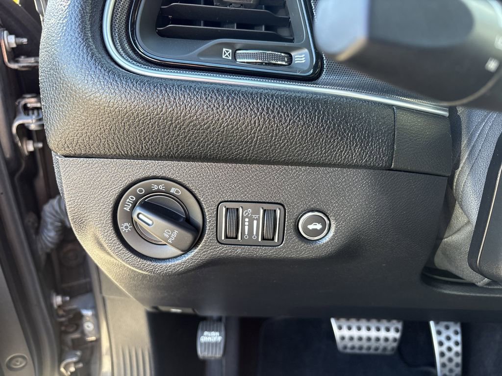 Used 2016 Dodge Challenger R/T Scat Pack image 11