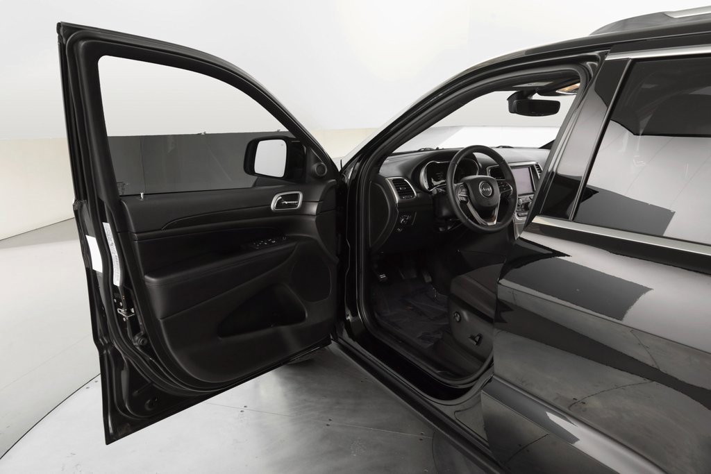 Used 2018 Jeep Grand Cherokee Laredo image 17