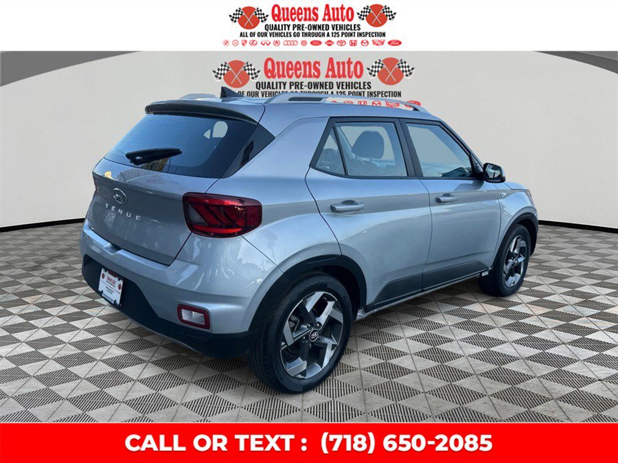 Used 2021 Hyundai Venue SEL w/ Cargo Package FWD image 7