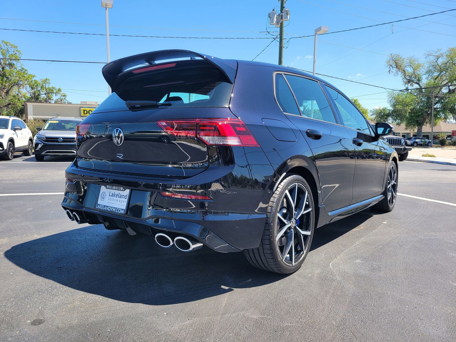 Used 2024 Volkswagen Golf R 2.0T image 6