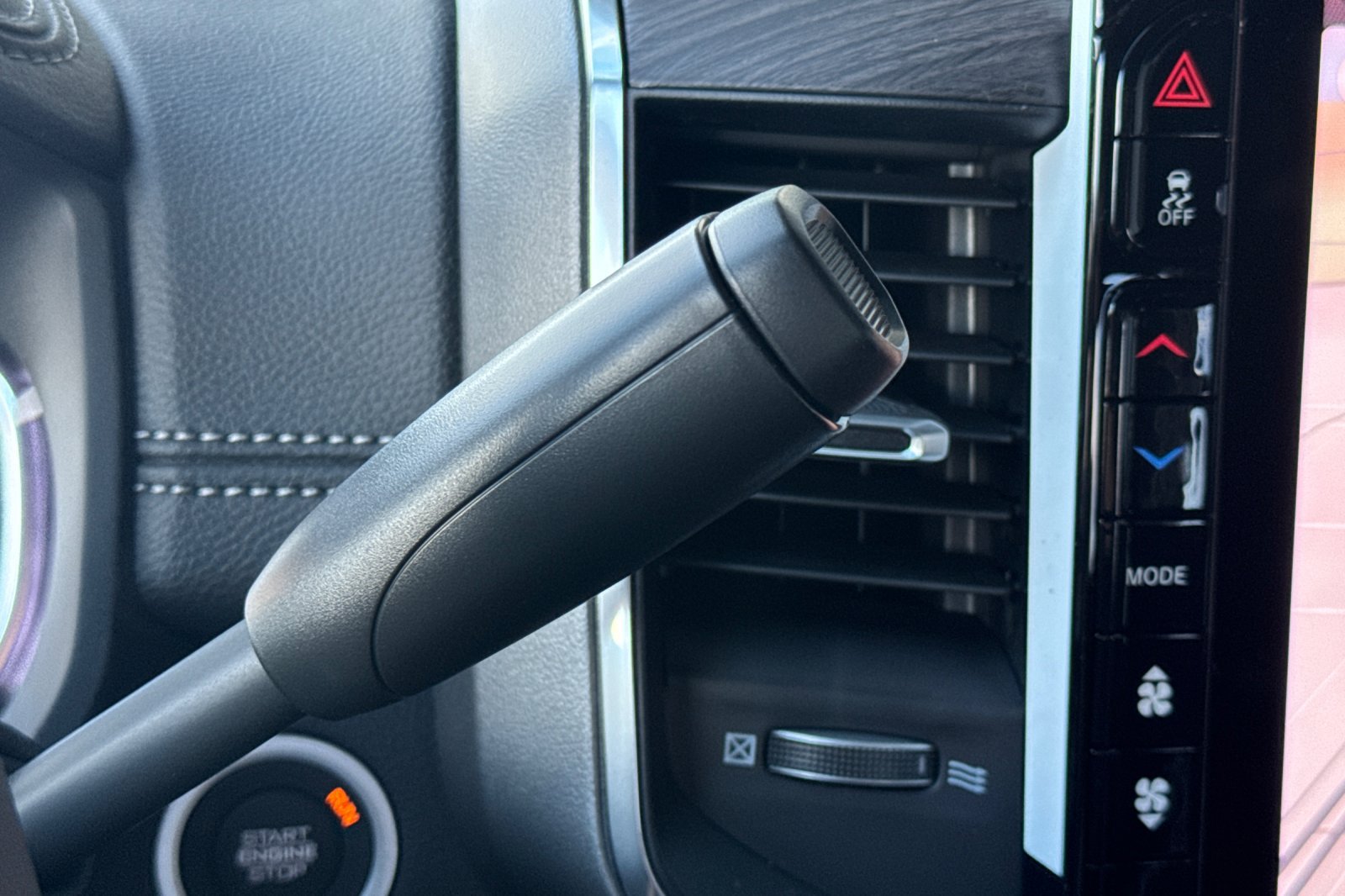 New 2026 RAM 3500 Laramie AWD/4WD image 20