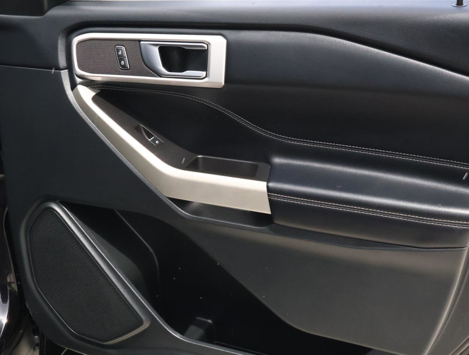 Used 2021 Ford Explorer XLT image 15