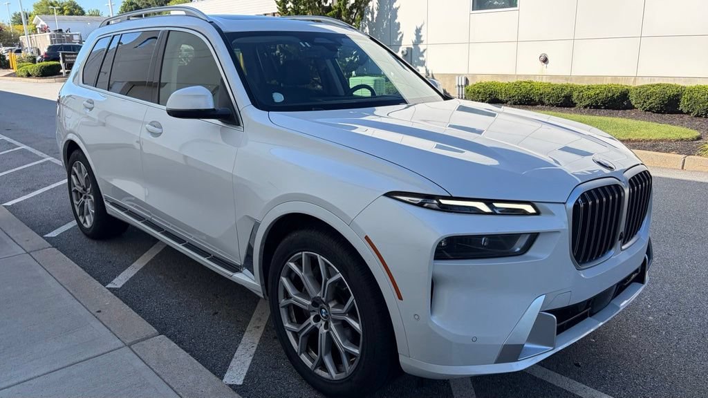 Certified 2025 BMW X7 xDrive40i AWD/4WD image 4
