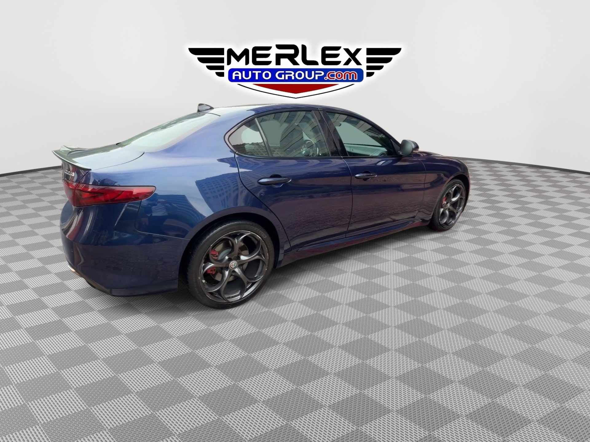 Used 2018 Alfa Romeo Giulia Ti Sport w/ Quick Order Package 22S Sport AWD/4WD image 8