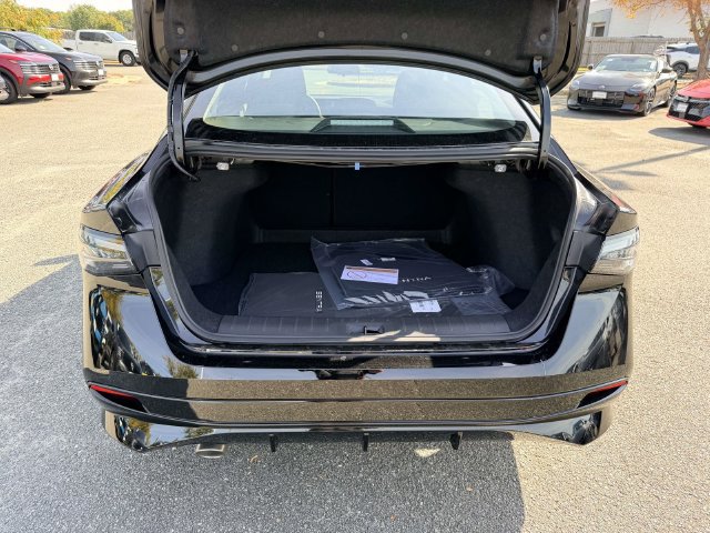 New 2027 Nissan Sentra SR w/ Floor Mat Package FWD image 12
