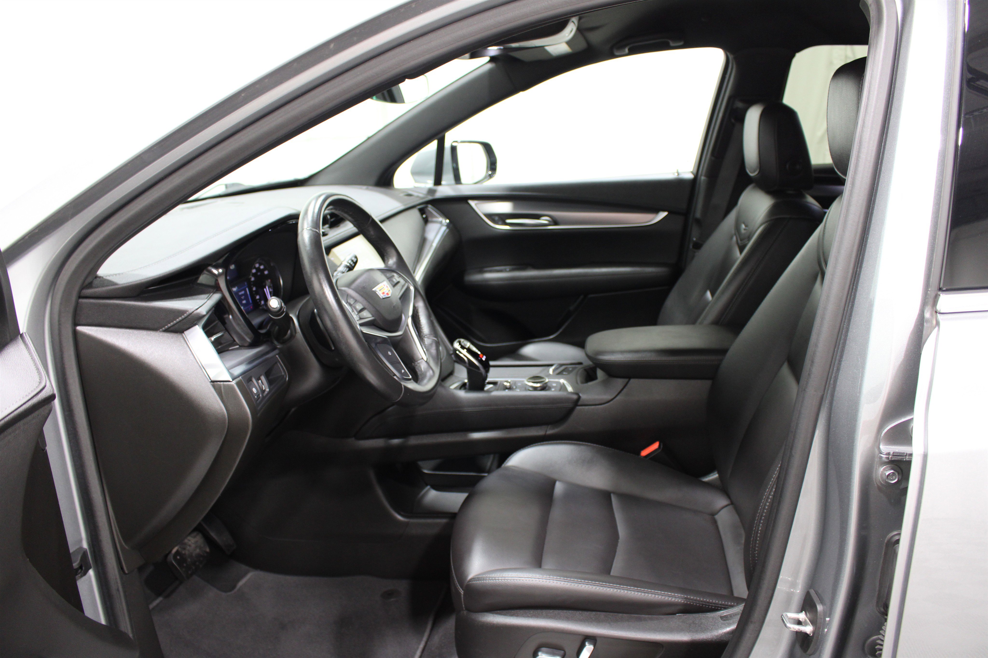 Certified 2023 Cadillac XT5 Luxury image 3