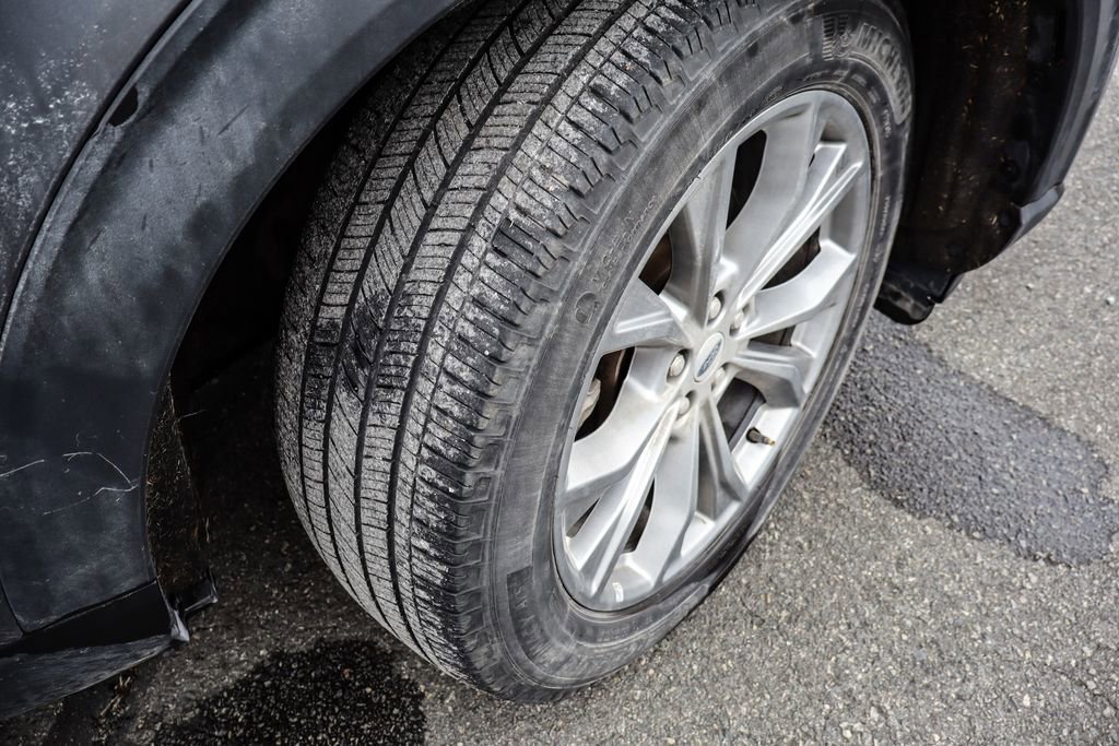 Used 2023 Ford Explorer Limited image 44