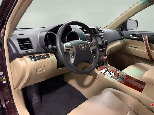 Used 2013 Toyota Highlander Limited AWD/4WD image 11