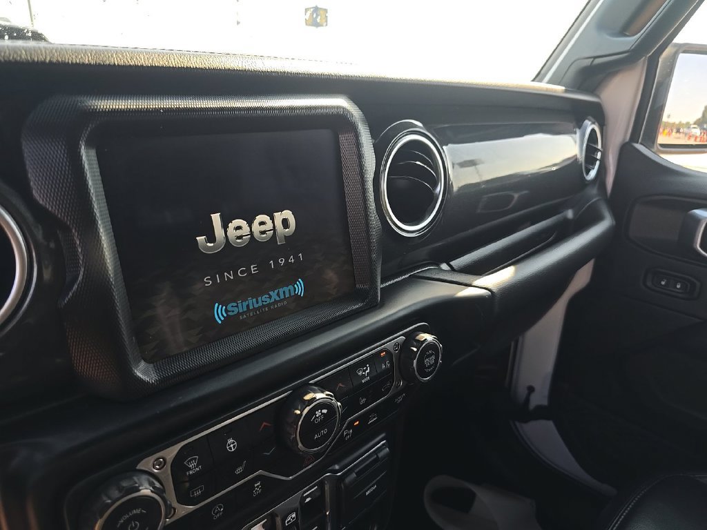 Certified 2022 Jeep Wrangler Unlimited Sahara AWD/4WD image 5