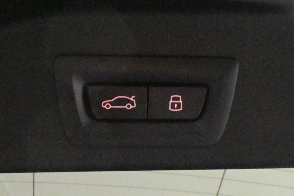 Used 2025 BMW X5 M60i w/ Executive Package image 42