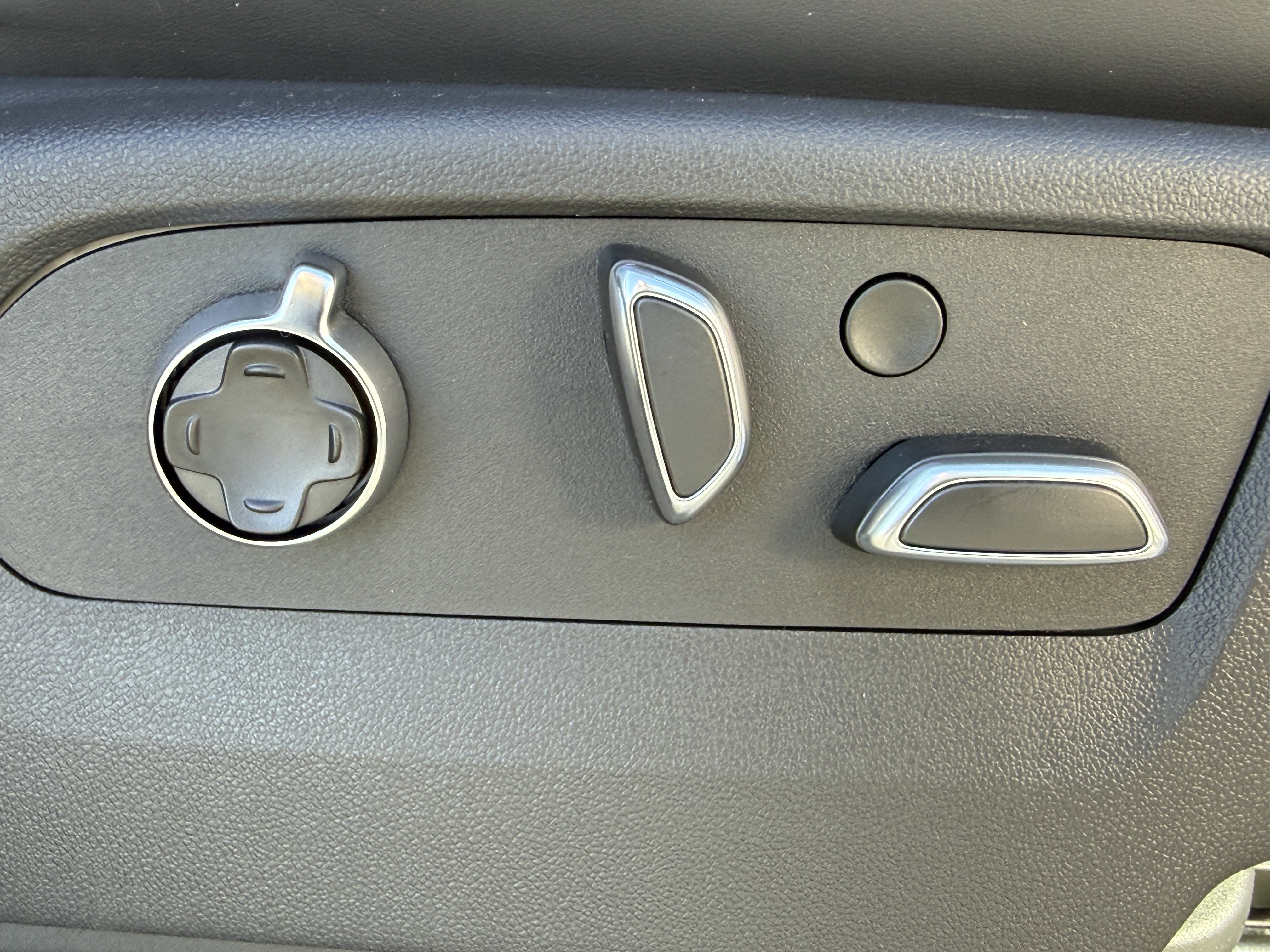 New 2026 GMC Sierra 3500 Denali Ultimate image 17