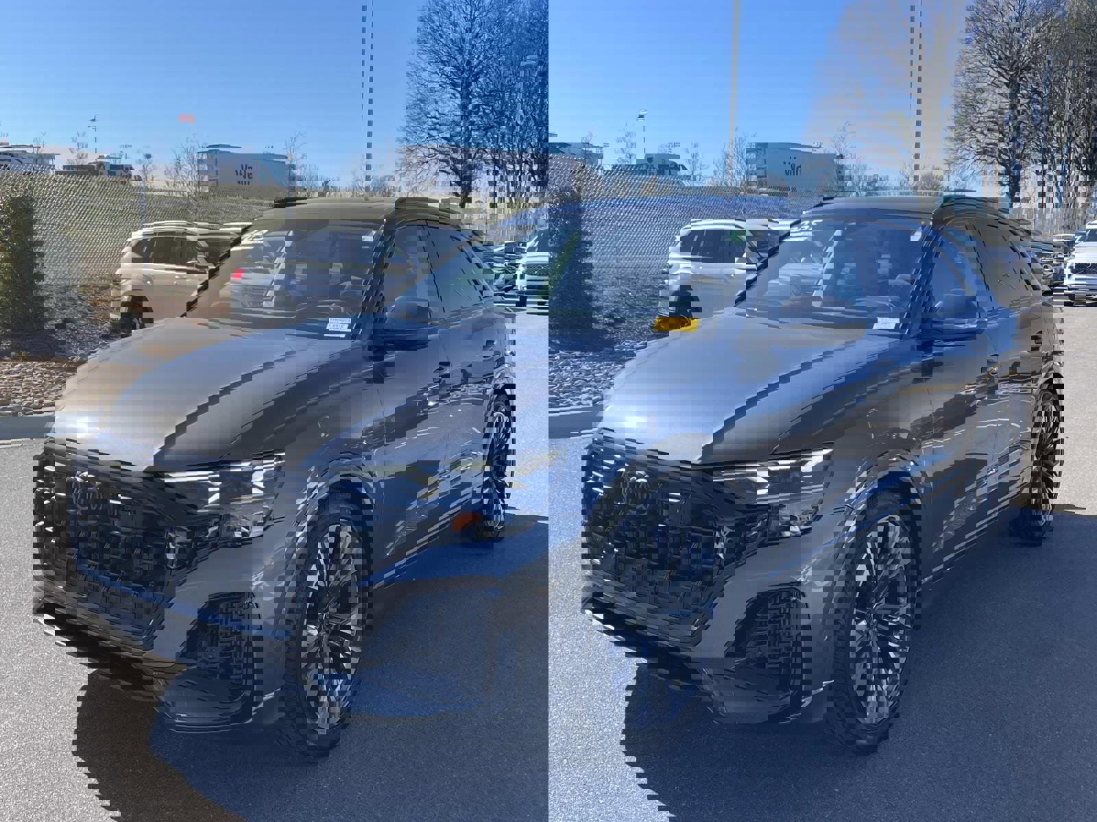 Used 2025 Audi Q8 Prestige w/ Prestige Package image 3