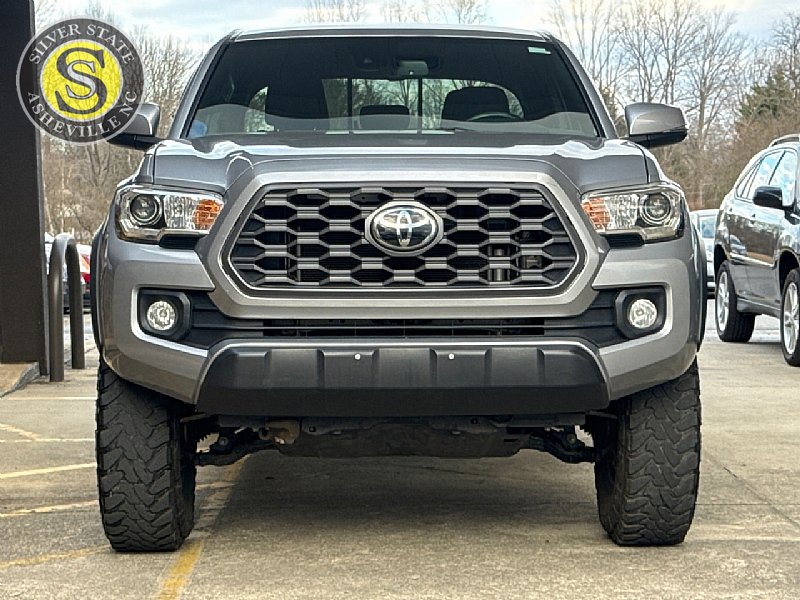 Used 2021 Toyota Tacoma TRD Off-Road image 2