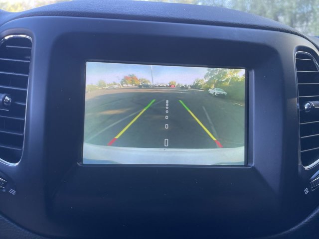 Used 2020 Jeep Compass Latitude FWD image 16