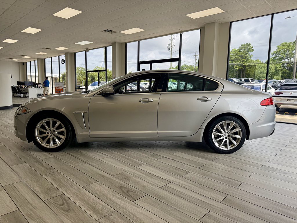 Used 2012 Jaguar XF RWD image 4