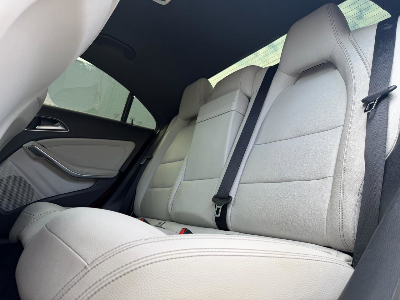 Used 2018 Mercedes-Benz CLA 250 4MATIC image 9