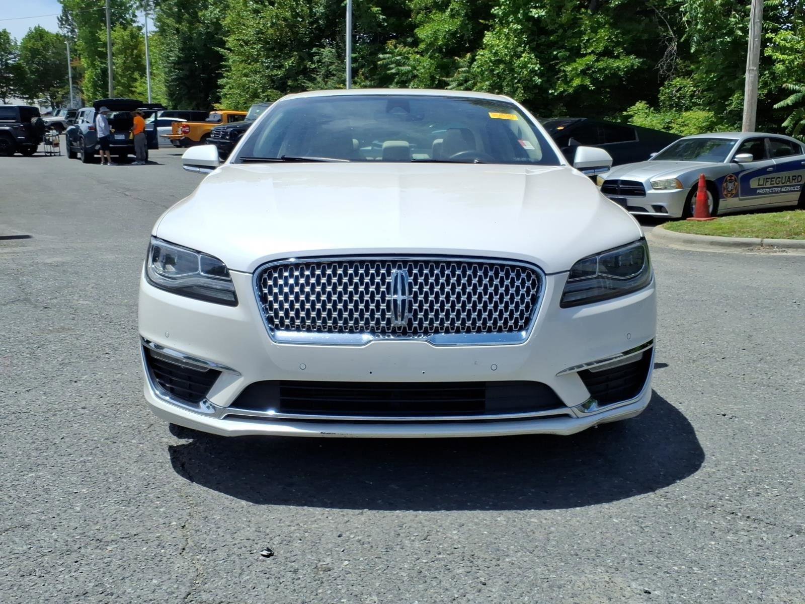 Used 2020 Lincoln MKZ Reserve w/ Luxury Package FWD image 2