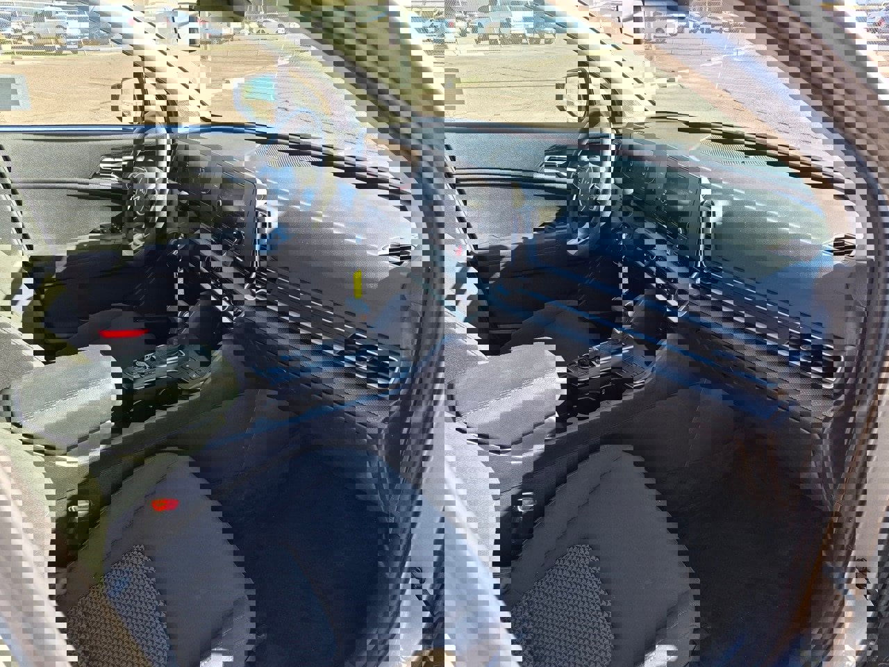 Used 2024 Kia Sportage LX image 11