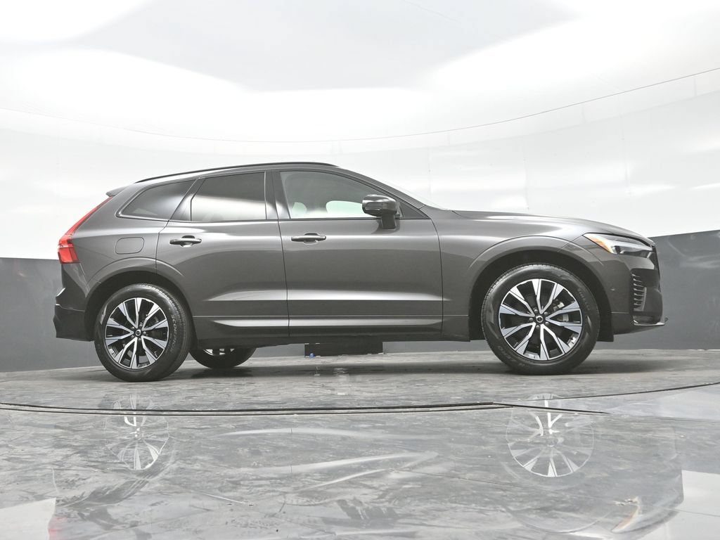 Used 2024 Volvo XC60 B5 Plus AWD/4WD image 27