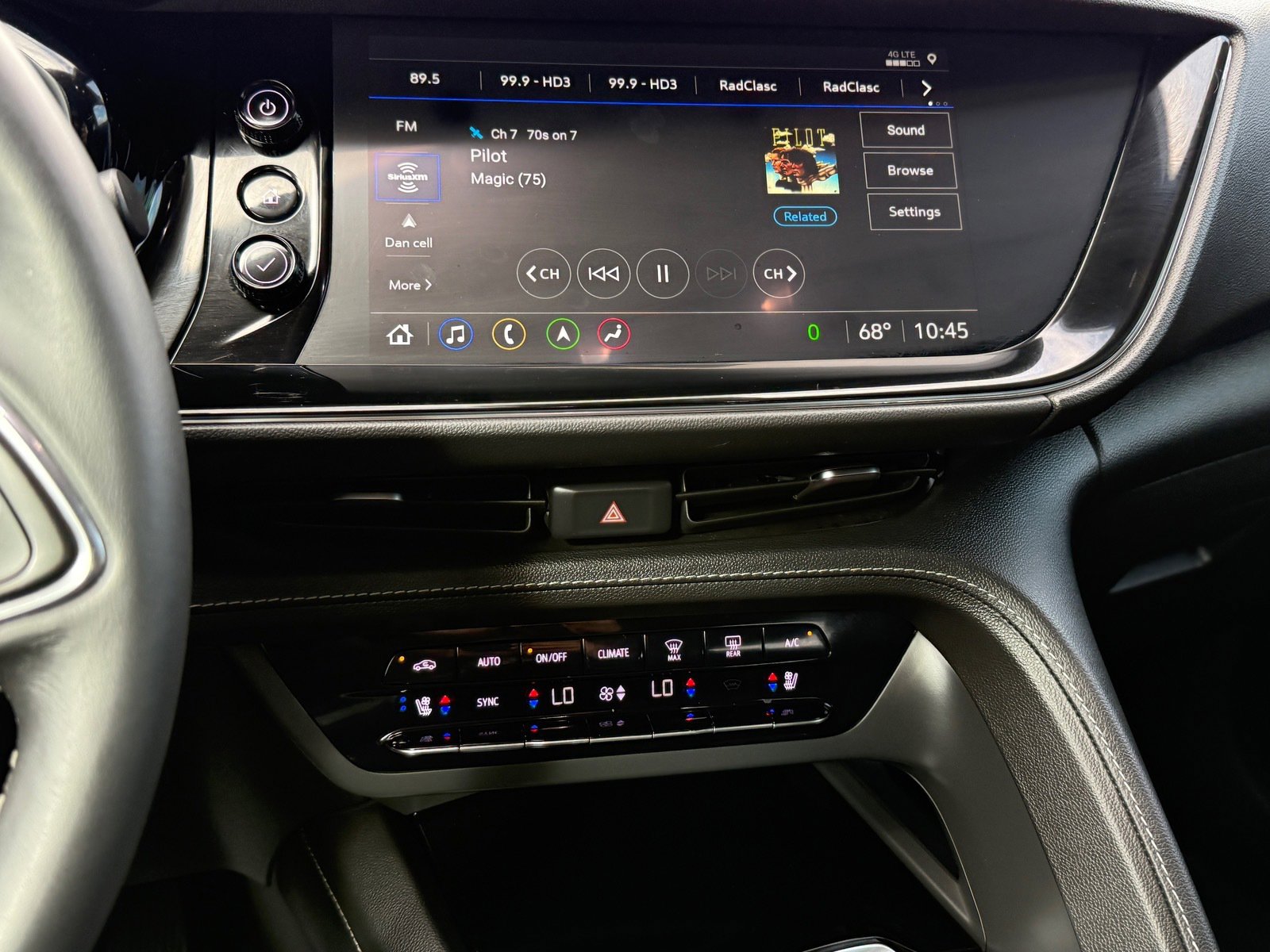 Used 2023 Buick Envision Avenir image 23