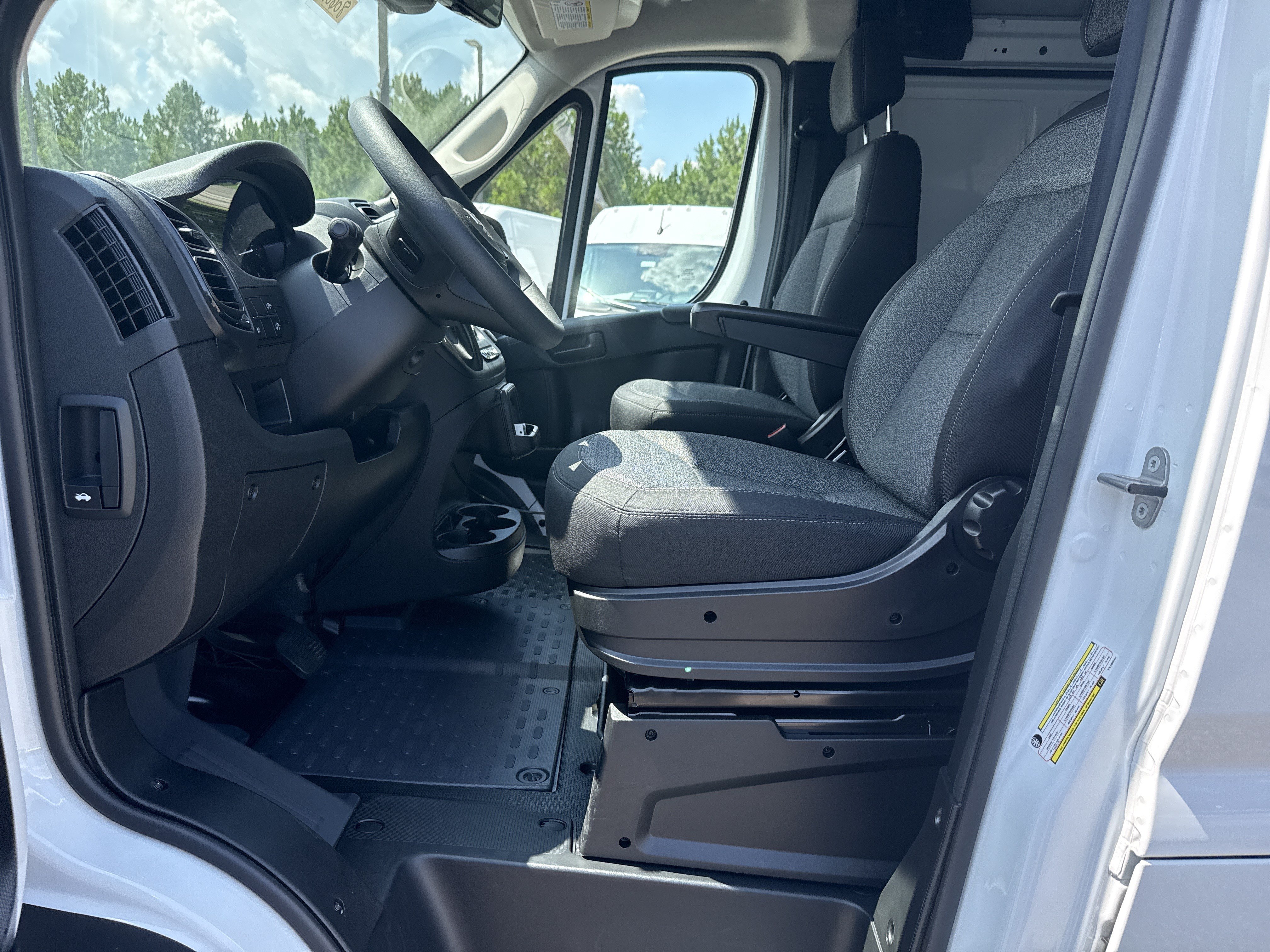 New 2026 RAM ProMaster 1500 w/ Safety Group FWD image 9