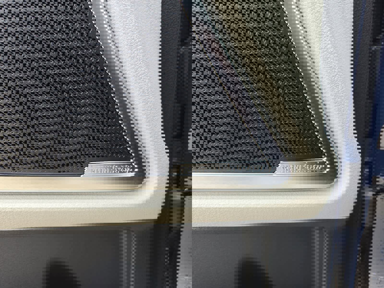 Certified 2024 Kia Telluride SX FWD image 30