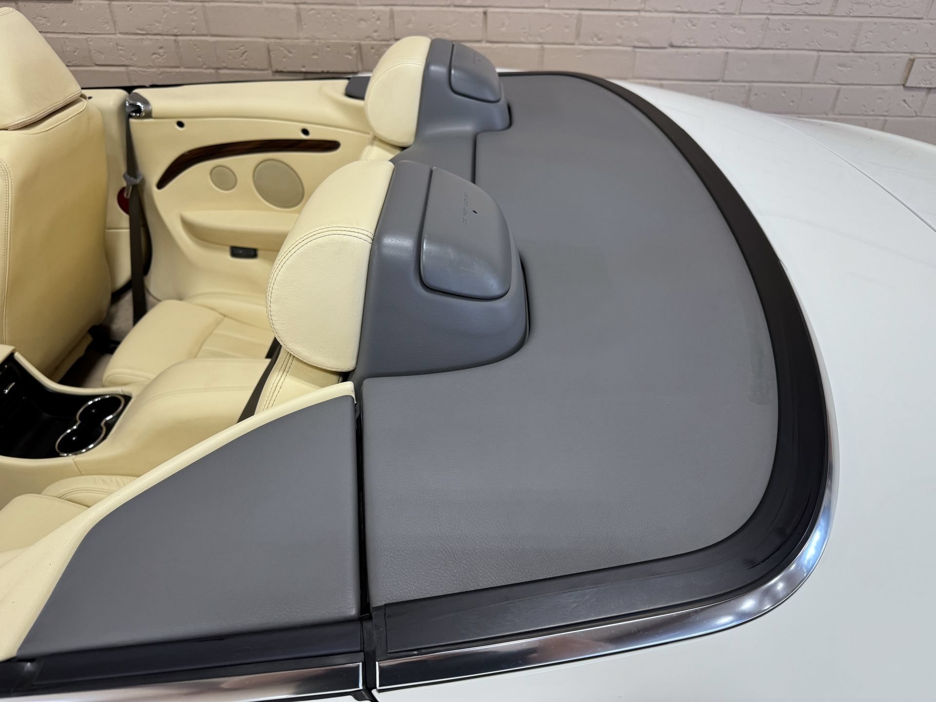 Used 2011 Maserati GranTurismo Convertible RWD image 52