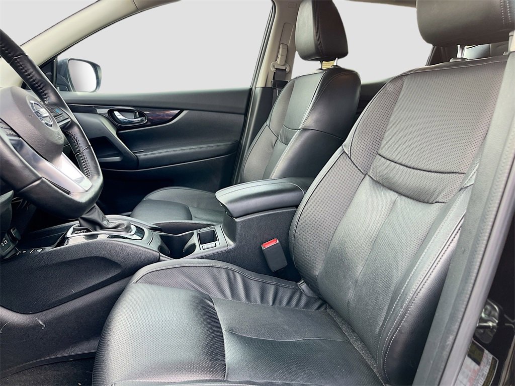 Used 2022 Nissan Rogue Sport SL w/ Premium Package image 21