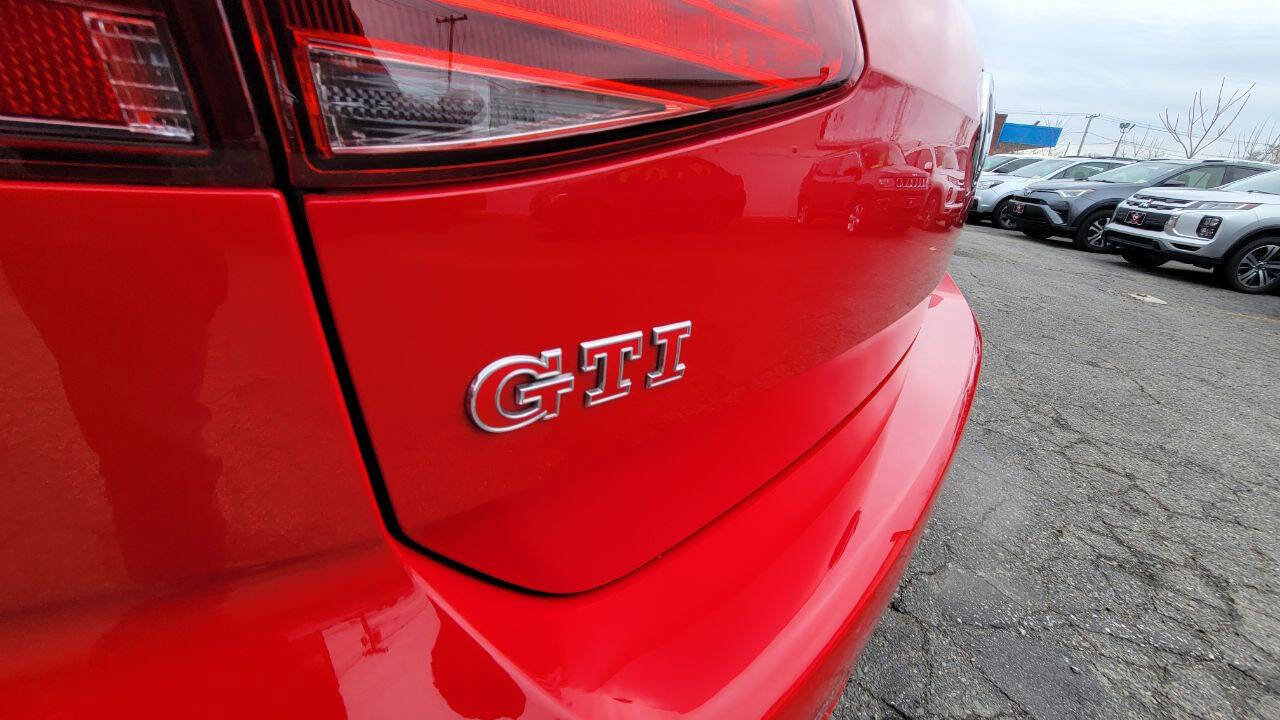 Used 2017 Volkswagen GTI Sport image 35