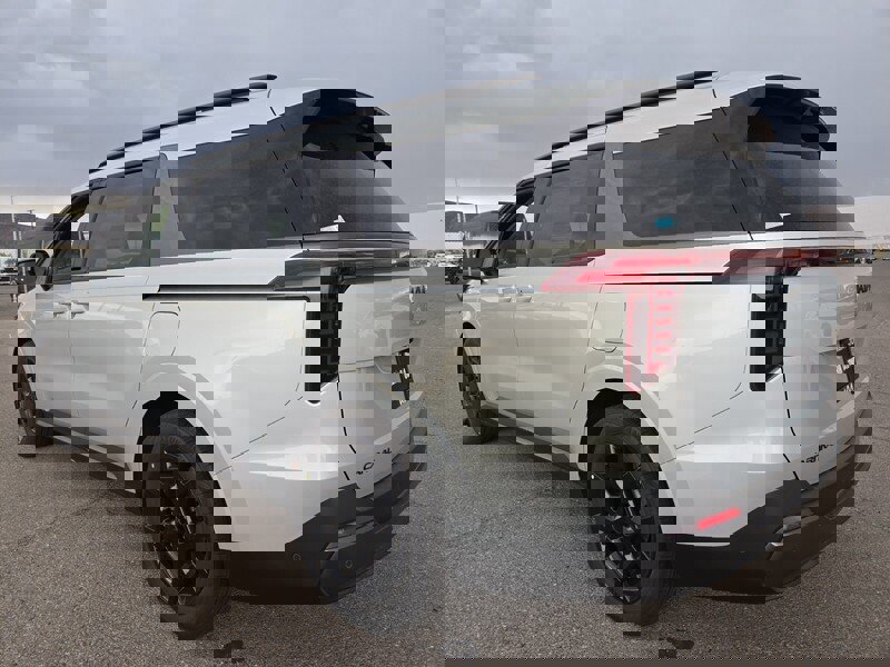 New 2026 Kia Carnival SX Prestige image 4