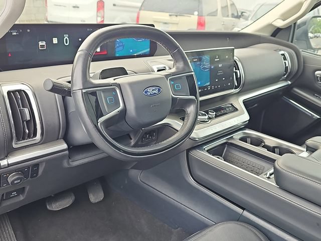 Certified 2025 Ford Expedition Platinum AWD/4WD image 13
